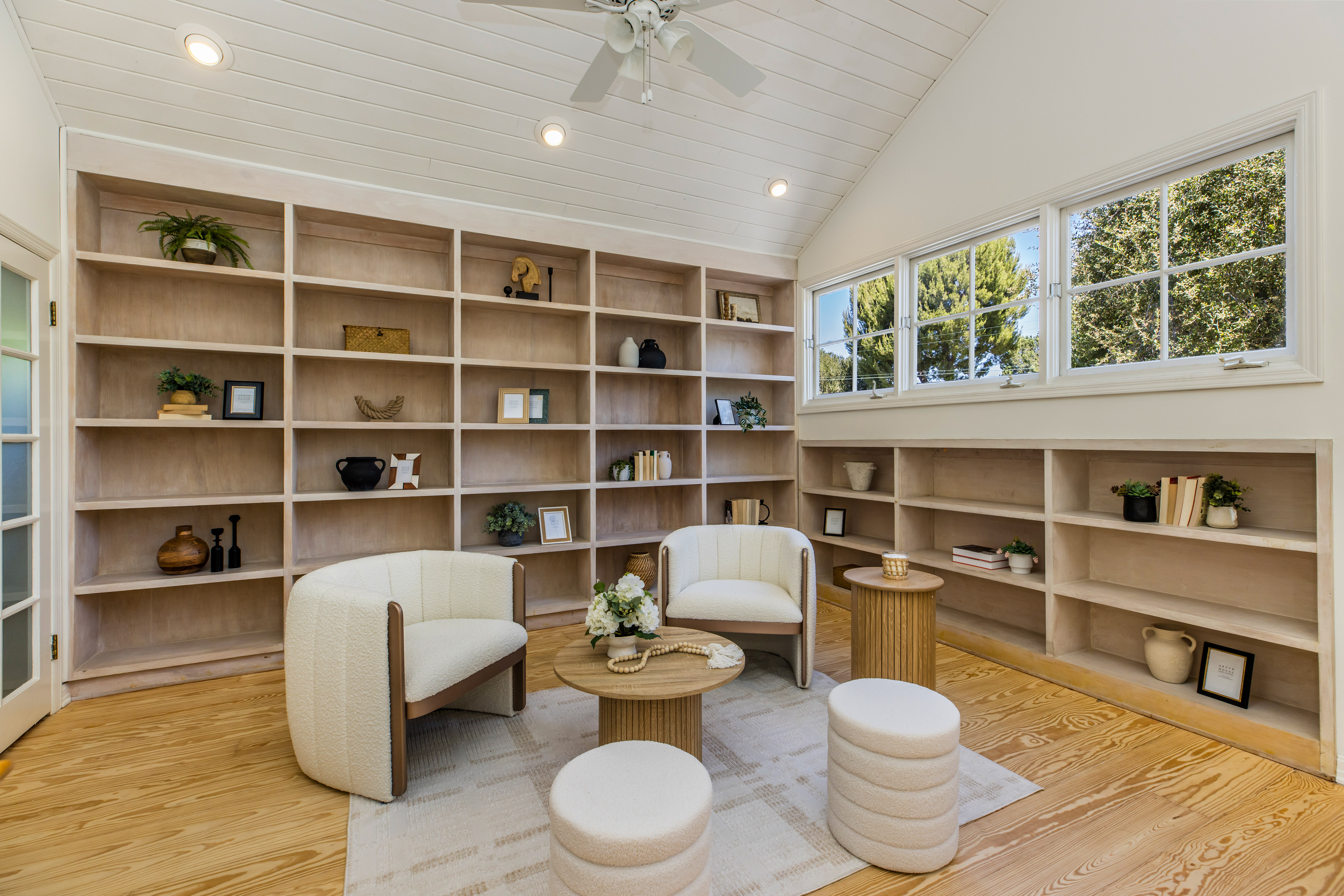 Encino - Image 5