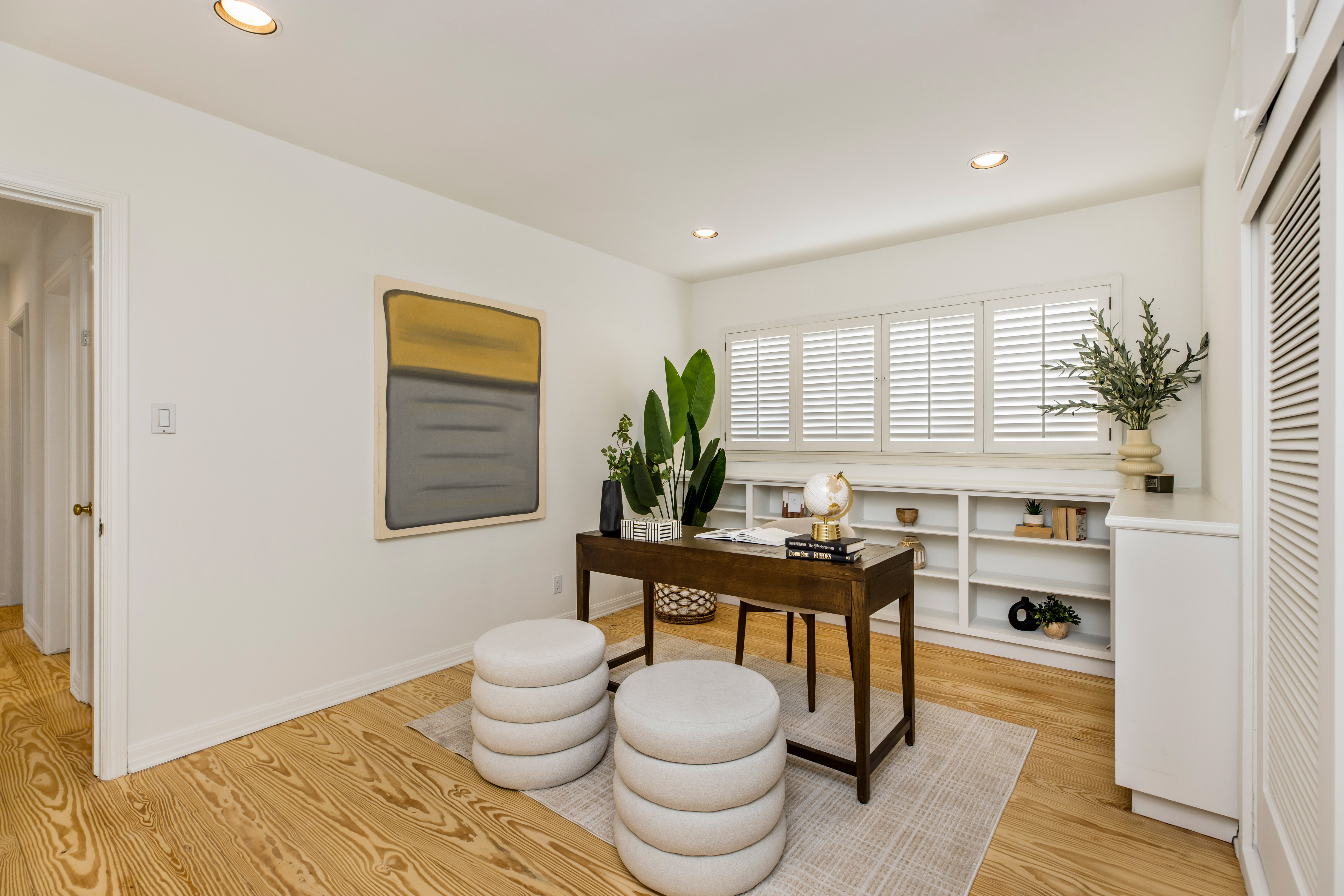 Encino - Image 8