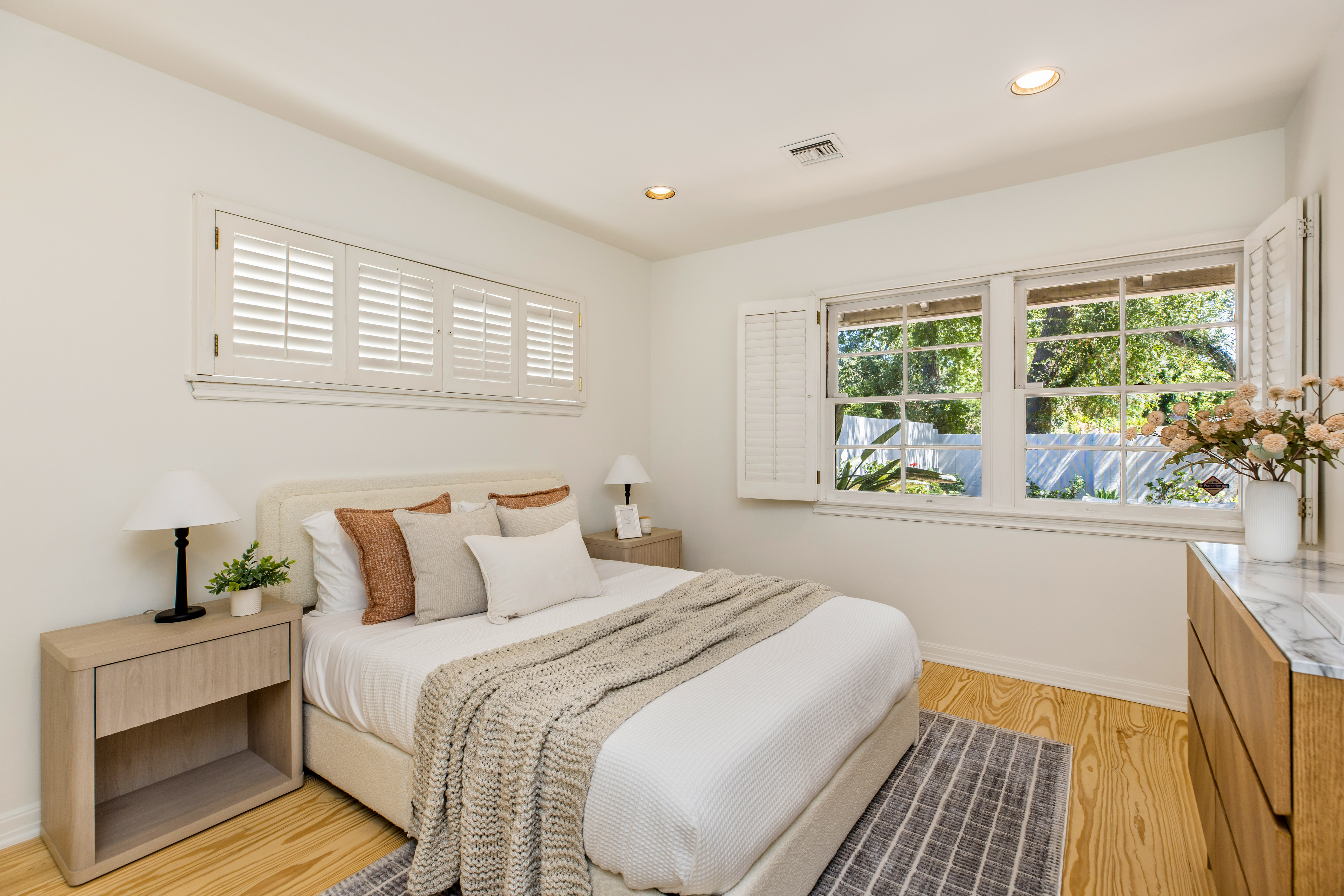 Encino - Thumbnail 9